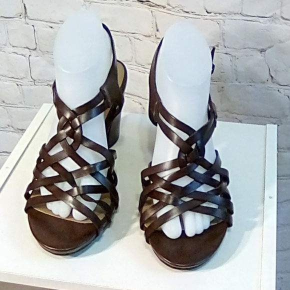 Me Too Dark Brown Strappy stacked heels size 9 - Picture 1 of 6